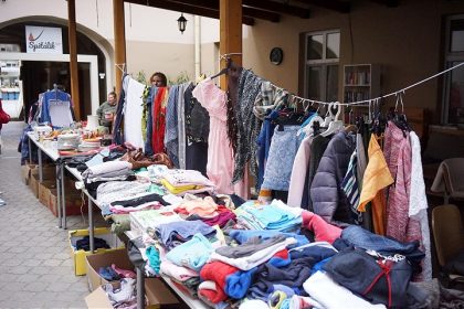 Charitny bazar v centre Trnavy ponukne pouzite veci