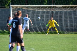 Futbal 7 liga Surovce otocili zapas v Krakovanoch Siladice v Bucanoch