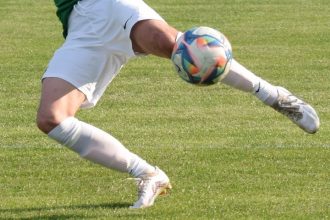 Futbal 9 liga Ostrov Dolne Dubove a Bojnicky su stopercentne