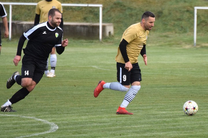 Futbal 8 liga A Voderady porazili Hrnciarovce Modranka zdolala Dolnu Krupu