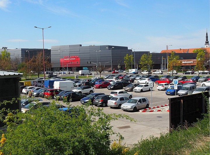 Pozemky na Spartakovskej ulici ziska jediny zaujemca