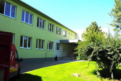 Vo Voderadoch otvorili pristavbu skoly vyhli sa tym dvojzmennej prevadzke