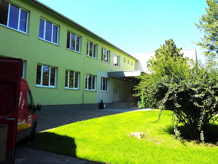 Vo Voderadoch otvorili pristavbu skoly vyhli sa tym dvojzmennej prevadzke
