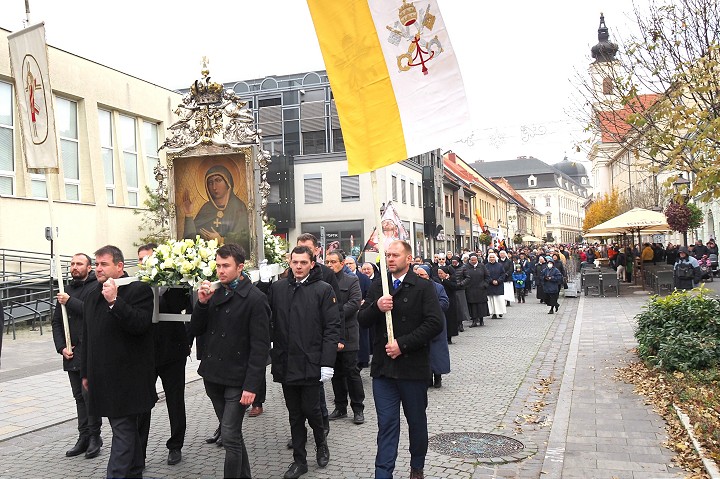 Tradicnu Trnavsku novenu otvori trnavsky arcibiskup Orosch