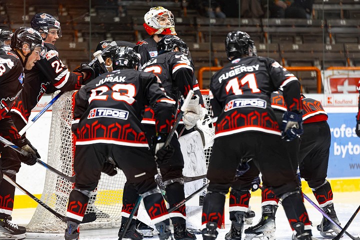 Trnavski hokejisti si pridu zakorculovat s fanusikmi 1