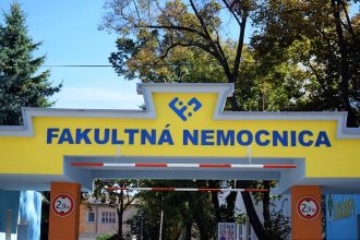 Fakultna nemocnica v Trnave zakazala navstevy