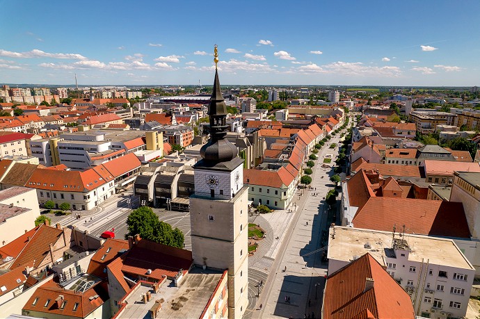 Trnava na konci roku 2025 mala takmer rovnaky pocet obyvatelov ako pred rokom
