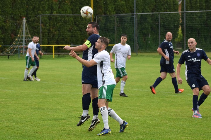 Kam za sportom Dechtice hostia v derby Chtelnicu do Suroviec pride Cervenik