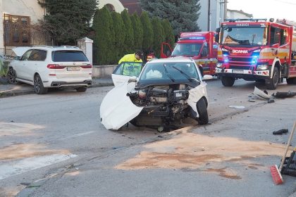 Na kriovatke na Ulici A Hlinku dolo k zrke dvoch ut v jednom z nich boli aj mal deti