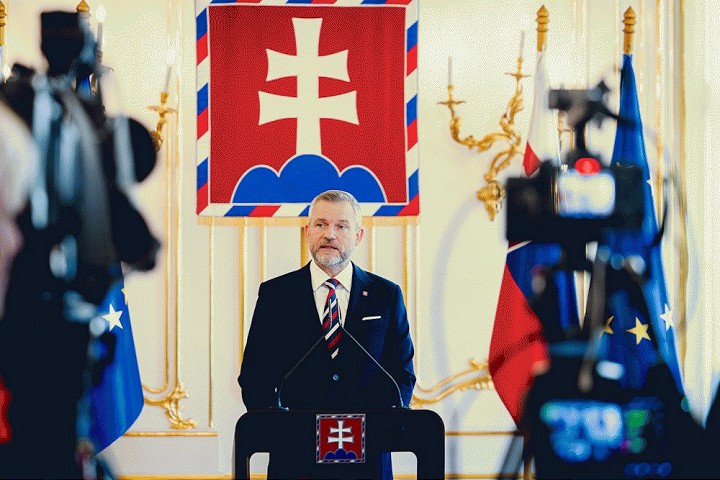 Prezident Pellegrini vyhlasili referendum otazka o predcasnych volbach v nom nebude