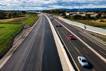 Uzavretie dianice D1 pred Bratislavou od tvrtka veera do nedenho veera