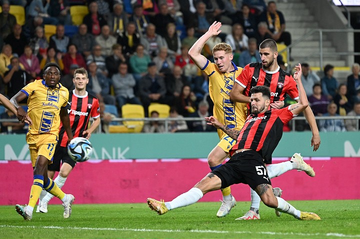 Michal Duris konci v Spartaku fanusikmi sa rozluci v zapase so Zilinou
