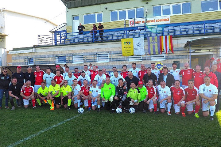 Slovenski starostovia porazili kolegov z Rakuska zahraju si na trnavskom stadione