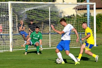 Futbal 5 a 6 liga Jezov hetrik potvrdil vitazstvo Cifera