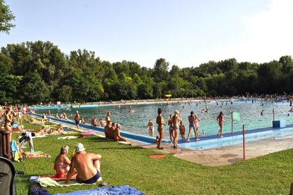 Meteorologovia varuju pred horucavami na celom uziemii krajiny platia vystrahy 3 stupna