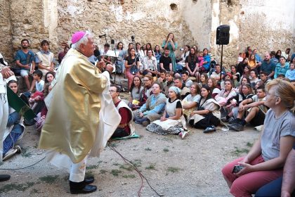 Na Katarinke opat stoji susosie Kalvarie pozehnal ho apostolsky nuncius Nicola Girasoli