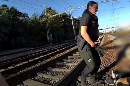 Muž ležal v koľajisku medzi Cíferom a Trnavou, zachránil ho rýchly zásah policajtiek